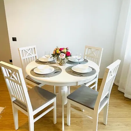 Apartament Keskuse With A Balcony