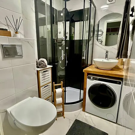 Daire Keskuse With A Balcony *